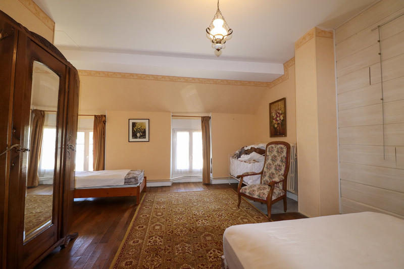 Propriété - 161 m² - 6 pièces