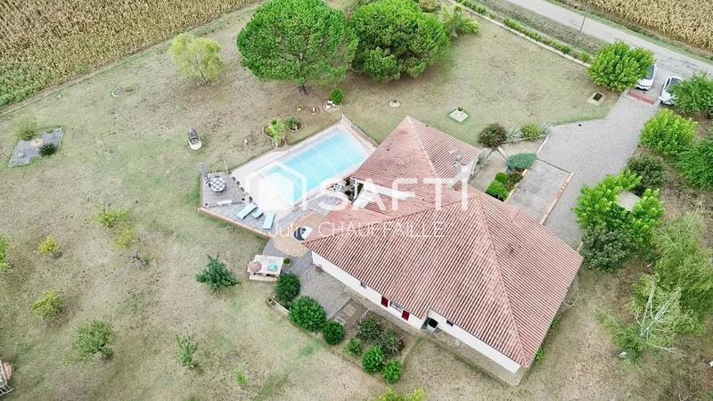 Maison - 185 m² - 7 pièces