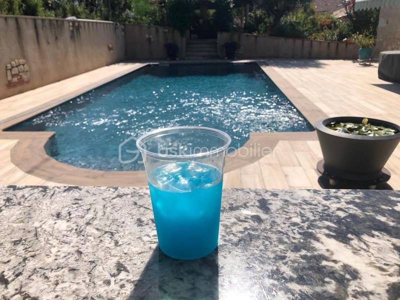 Propriété - 396 m² - 10 pièces