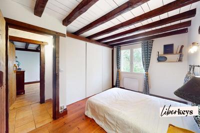 Villa - 220 m² - 10 pièces