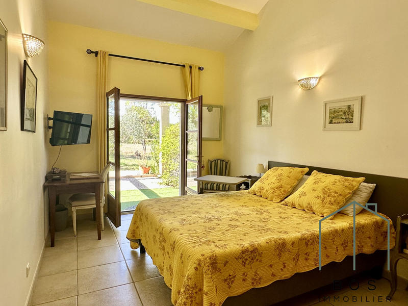 Villa - 297 m² - 6 pièces