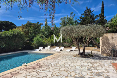 Villa - 185 m² - 6 pièces