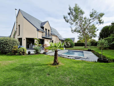 Maison contemporaine - 197 m² - 6 pièces