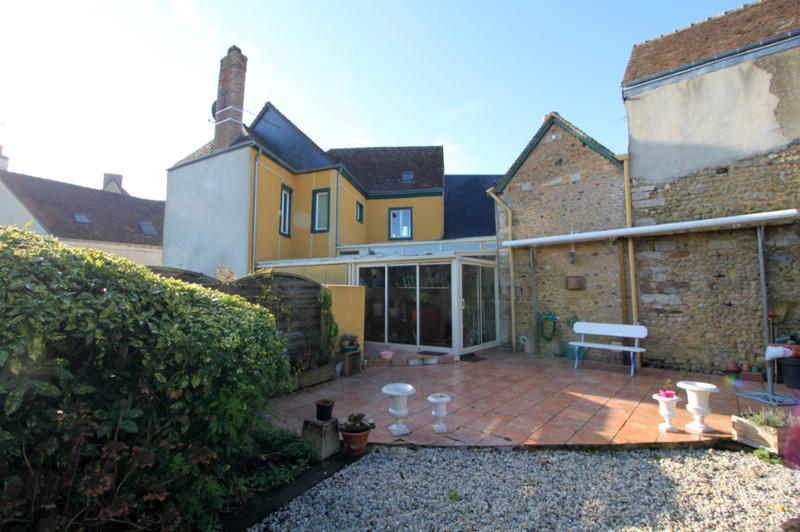 Maison - 226 m² - 7 pièces