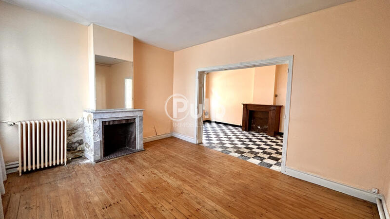 Maison - 300 m² - 12 pièces