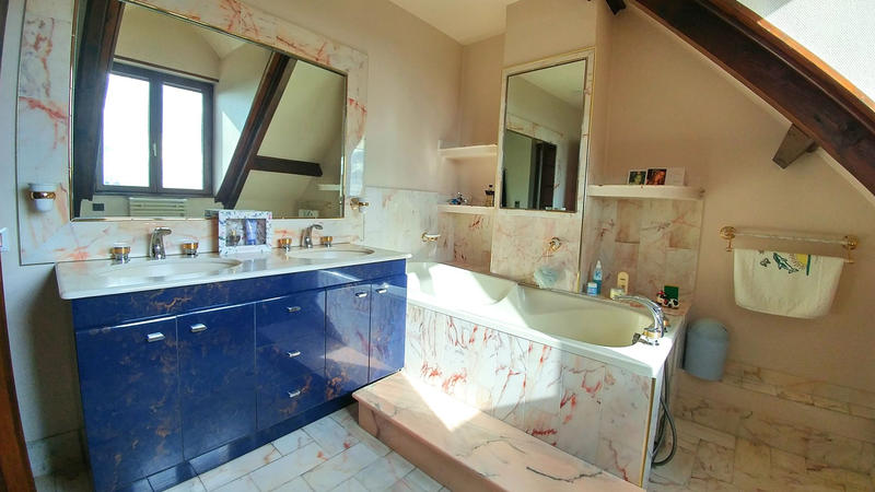 Maison - 151 m² - 6 pièces