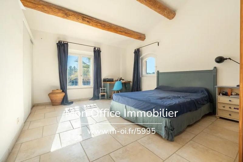 Maison - 224 m² - 7 pièces