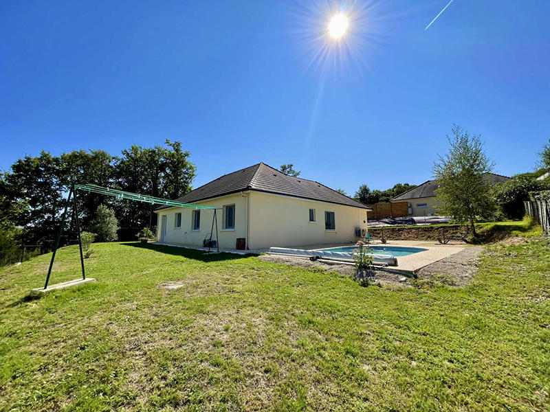 Maison - 96 m² - 5 pièces