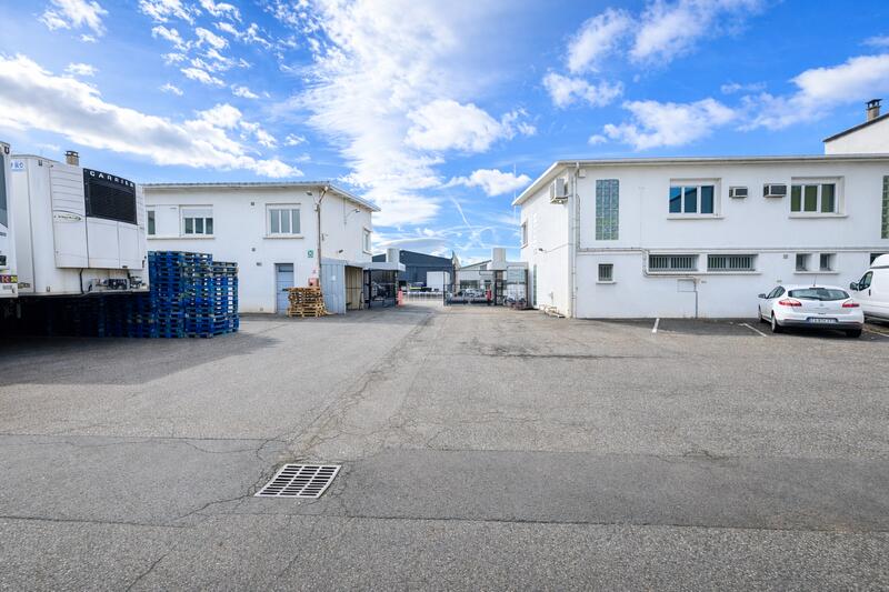 Entrepôt - 7 200 m²