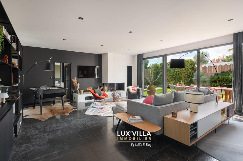 Villa - 240 m² - 6 pièces