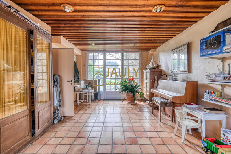 Maison - 370 m² - 14 pièces