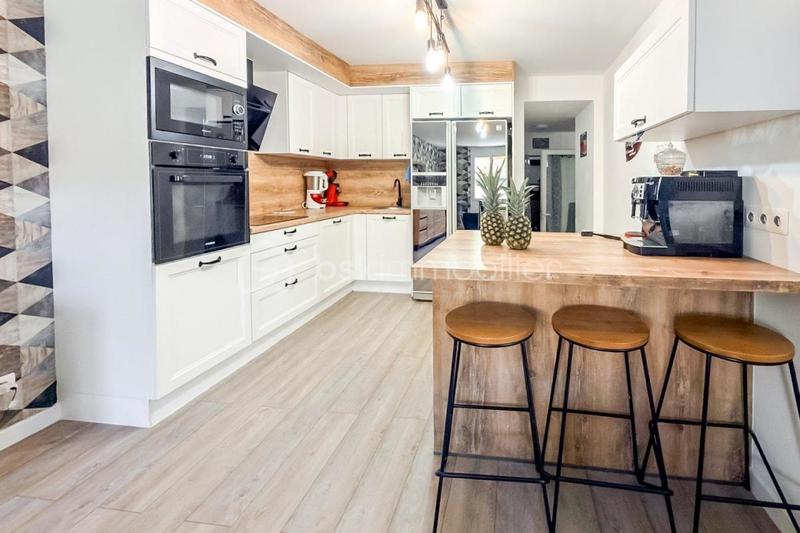 Appartement - 95 m² - 4 pièces