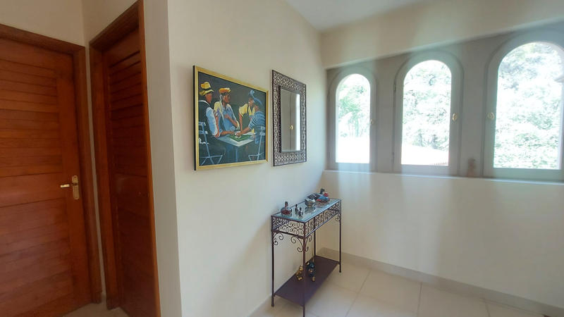 Villa - 285 m² - 6 pièces