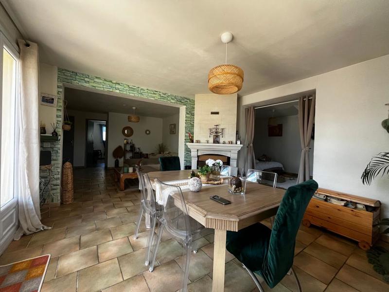 Maison - 186 m² - 8 pièces