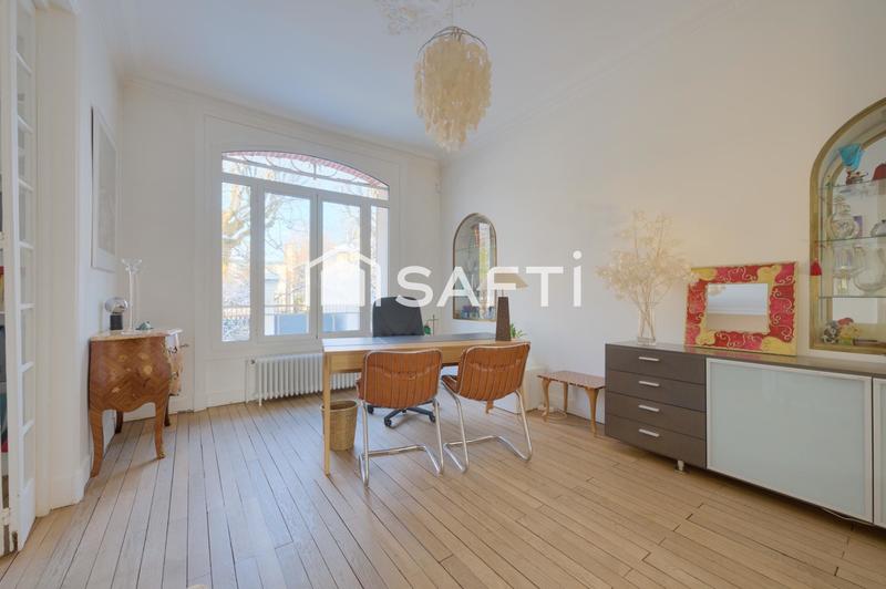 Maison - 200 m² - 8 pièces