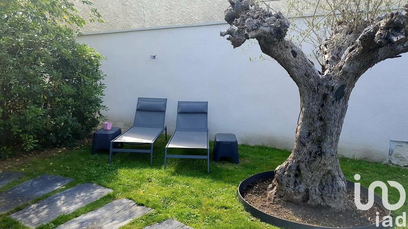 Maison - 330 m² - 8 pièces