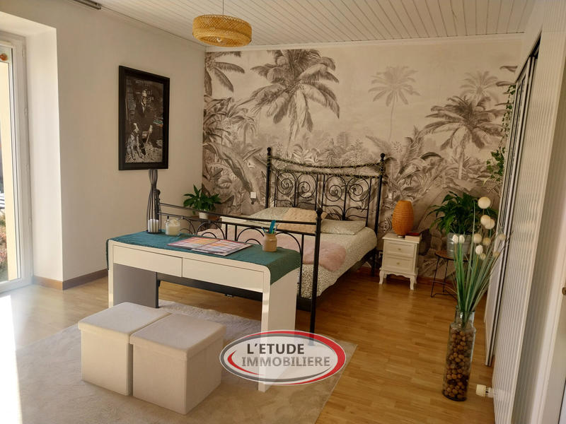 Maison - 203 m² - 9 pièces