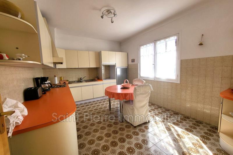 Maison - 305 m² - 6 pièces