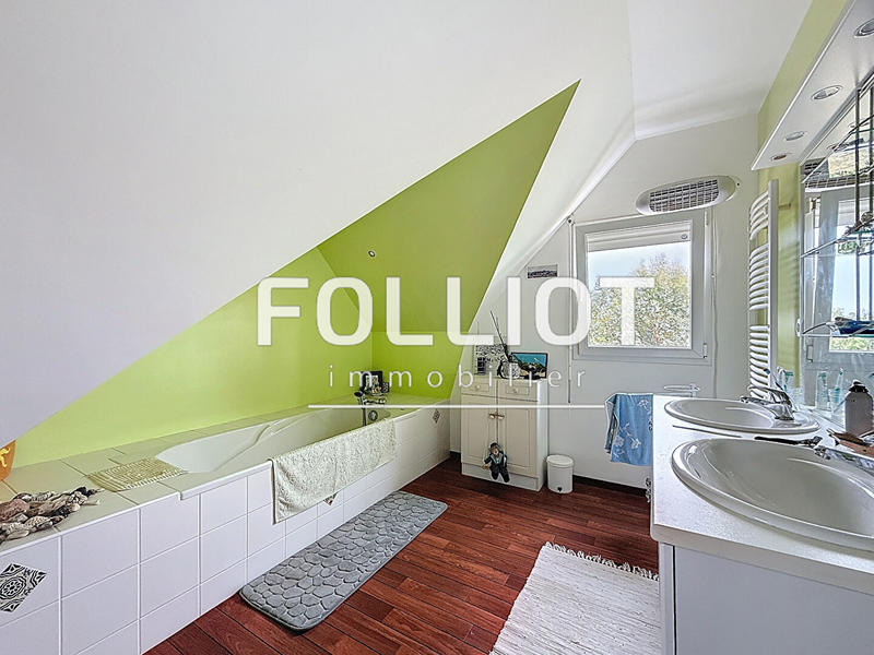 Maison - 137 m² - 5 pièces