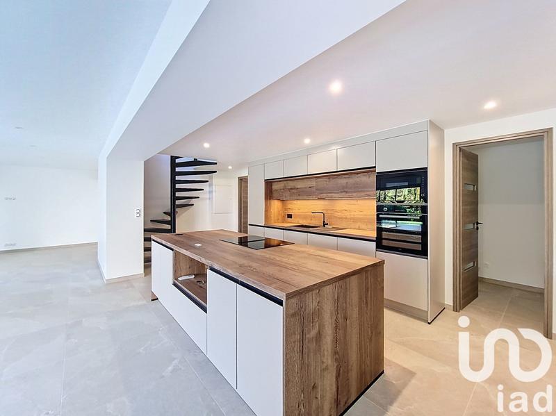 Maison - 175 m² - 5 pièces