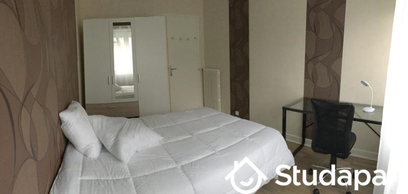 Chambre - 11 m² - 1 pièce