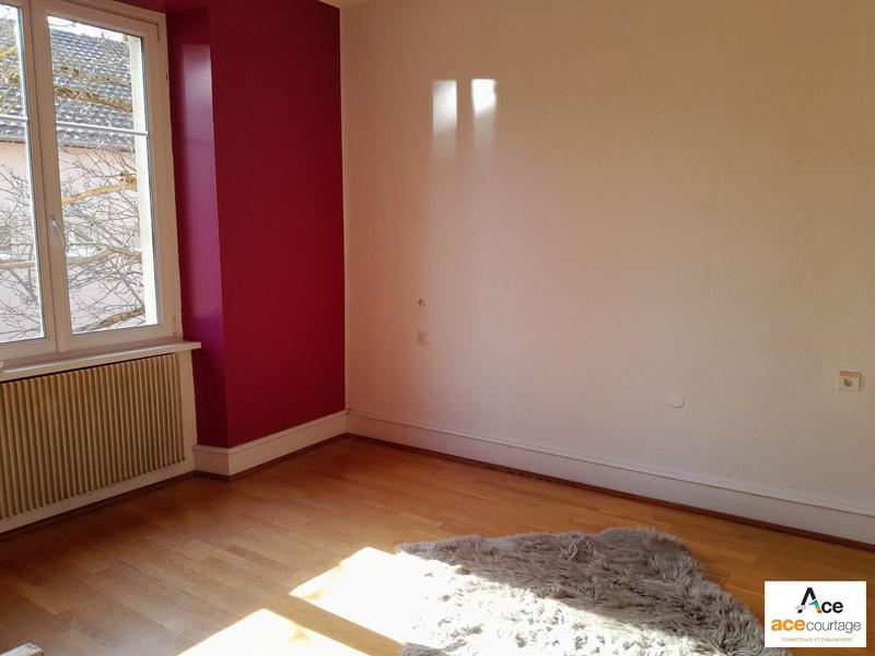 Maison - 212 m² - 9 pièces