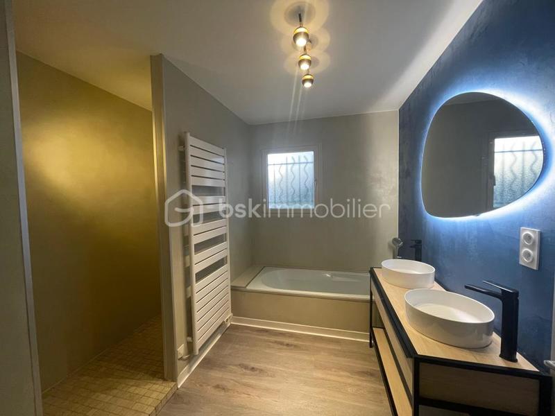 Maison - 200 m² - 7 pièces