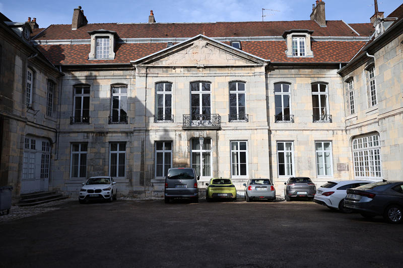 Appartement - 274 m² - 8 pièces