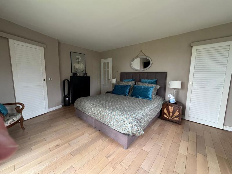 Maison - 202 m² - 5 pièces