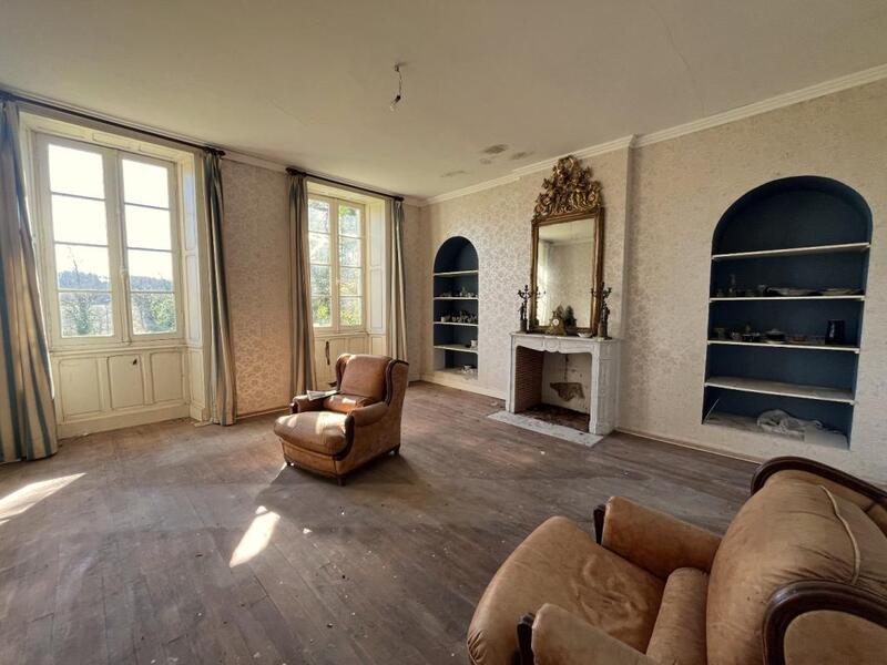 Maison - 480 m² - 8 pièces