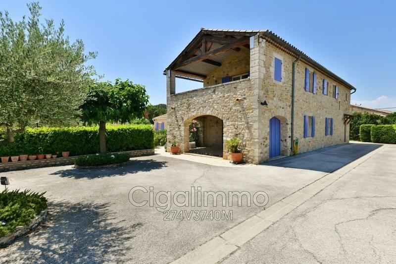 Maison en pierre - 273 m² - 10 pièces