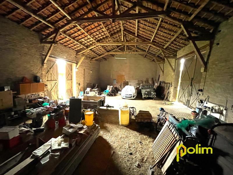 Maison - 370 m² - 7 pièces