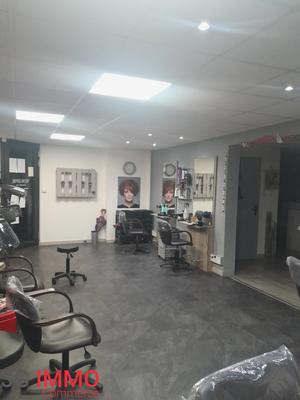 Local commercial - 120 m² - 4 pièces