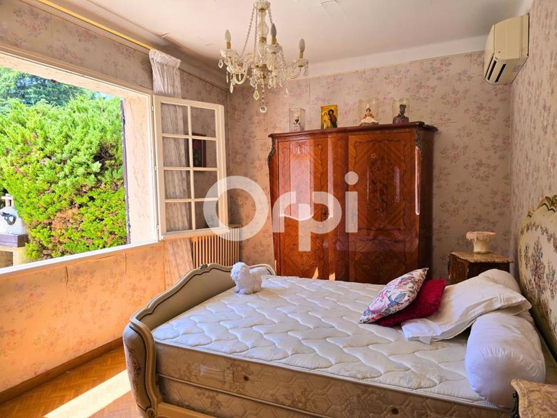 Villa - 205 m² - 6 pièces