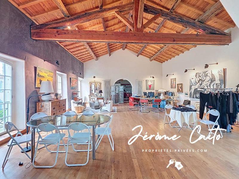 Demeure - 858 m² - 20 pièces