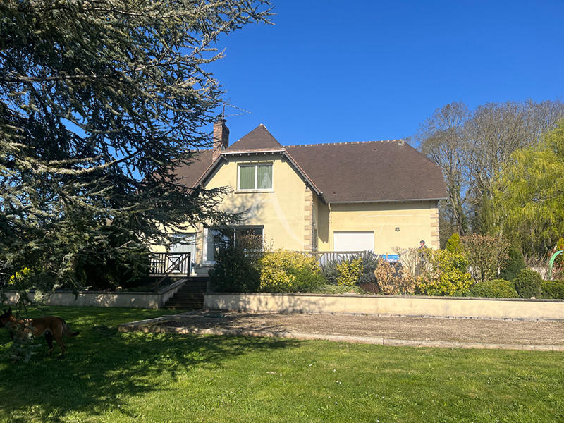 Maison - 180 m² - 8 pièces