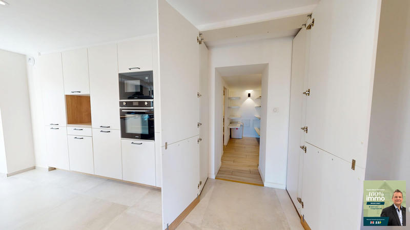 Maison - 239 m² - 6 pièces