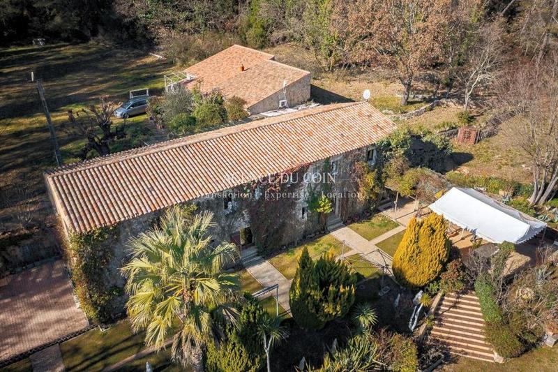 Maison - 450 m² - 10 pièces