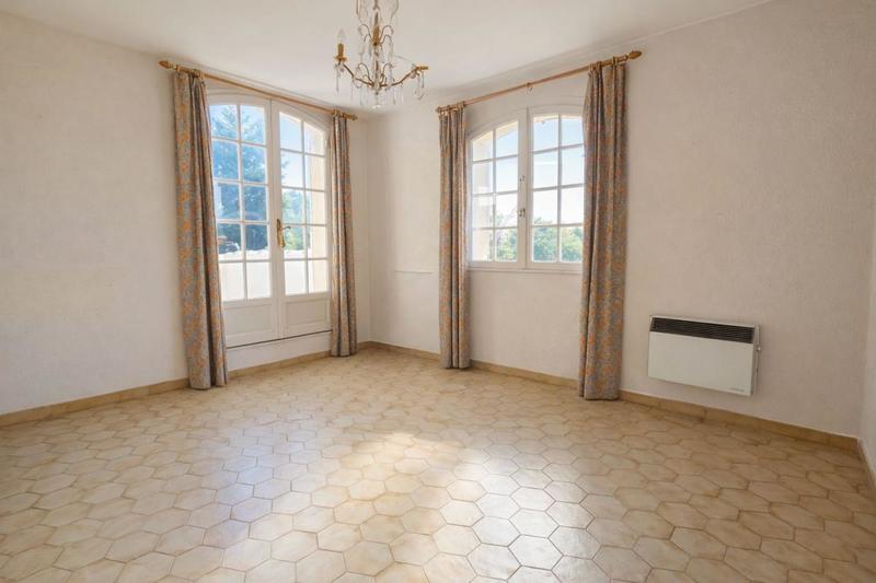 Maison - 203 m² - 6 pièces