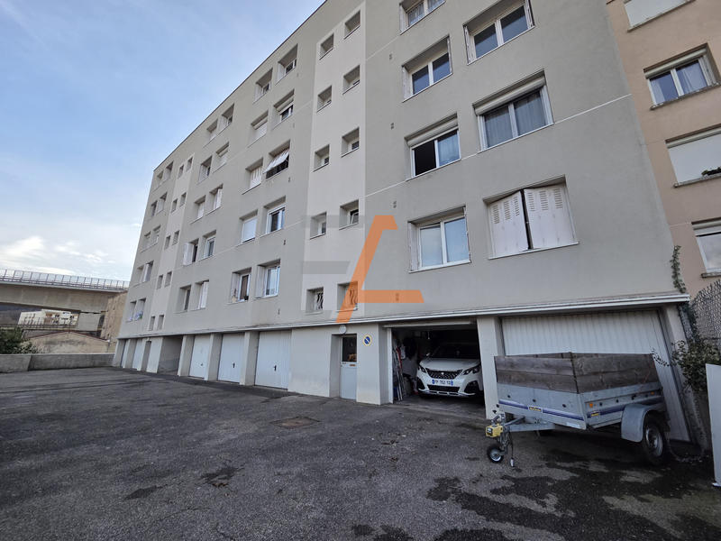 Appartement - 75 m² - 4 pièces