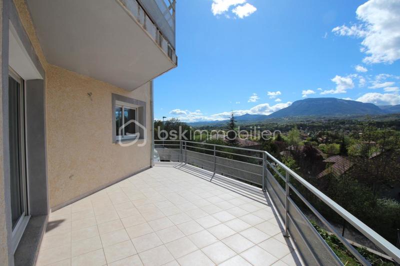 Maison traditionnelle - 171 m² - 7 pièces