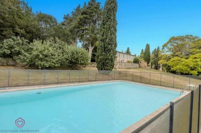 Propriété - 520 m² - 13 pièces