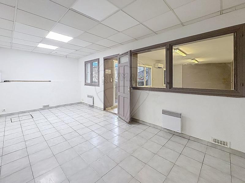 Immeuble - 234 m² - 9 pièces