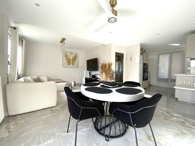 Appartement - 60 m² - 4 pièces