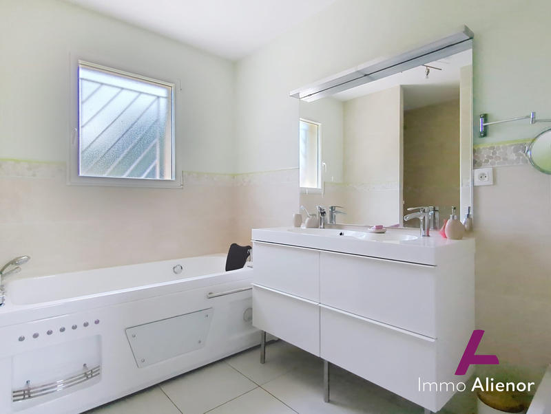 Maison - 197 m² - 7 pièces