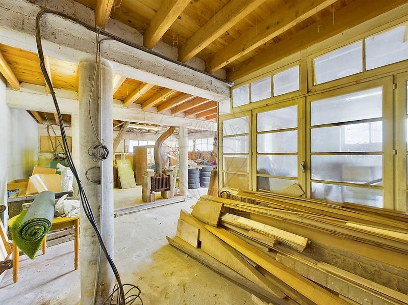 Maison - 180 m² - 12 pièces