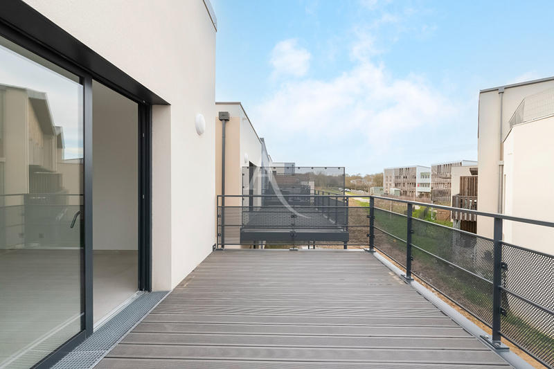 Maison - 93 m² - 4 pièces