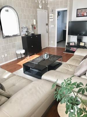 Appartement - 64 m² - 4 pièces