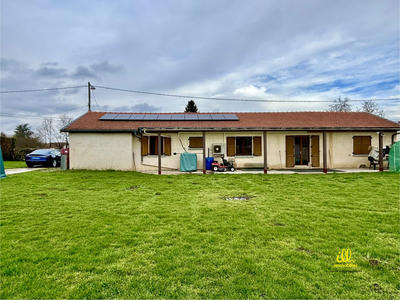 Maison - 90 m² - 4 pièces