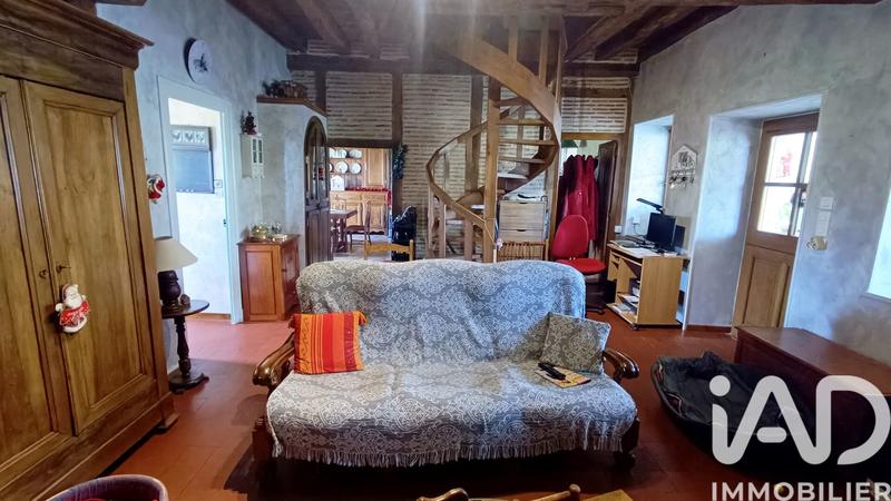 Maison - 232 m² - 11 pièces